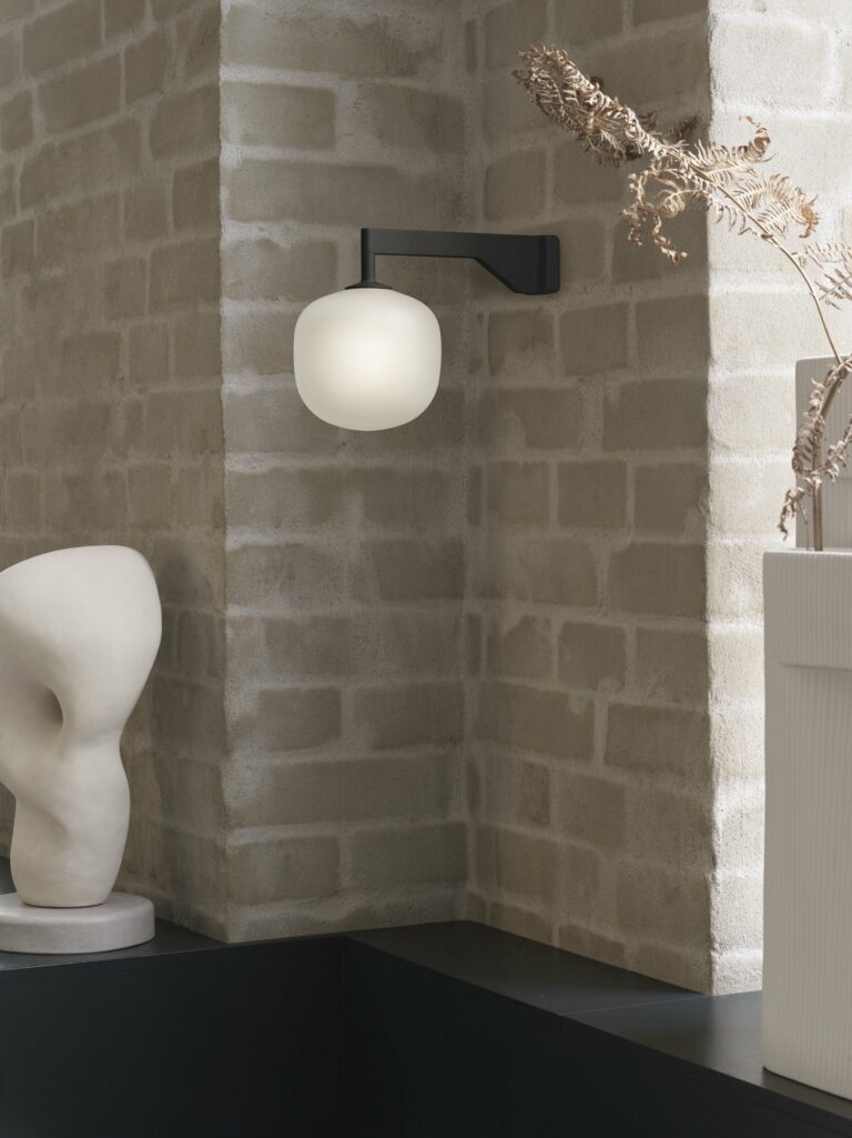 Rime Wall Lamp Black von Muuto Interieur Design